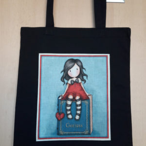 Plátěná nákupní taška s motivem panenky Goriuss sedící panenky se srdcem